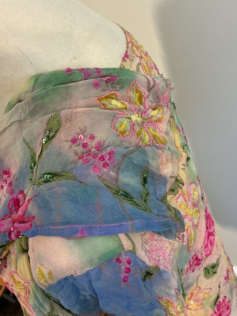 Floral Mesh V-Neck Long Sleeve Top - Pink Green - Picture 4 of 9